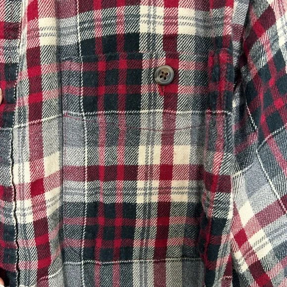 G.H. Bass and Co, Long Sleeve Flannel (Large) - Picture 2 of 4